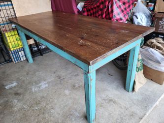 SOLID WOOD TABLE 
Kitchen Garage Crafts Dining