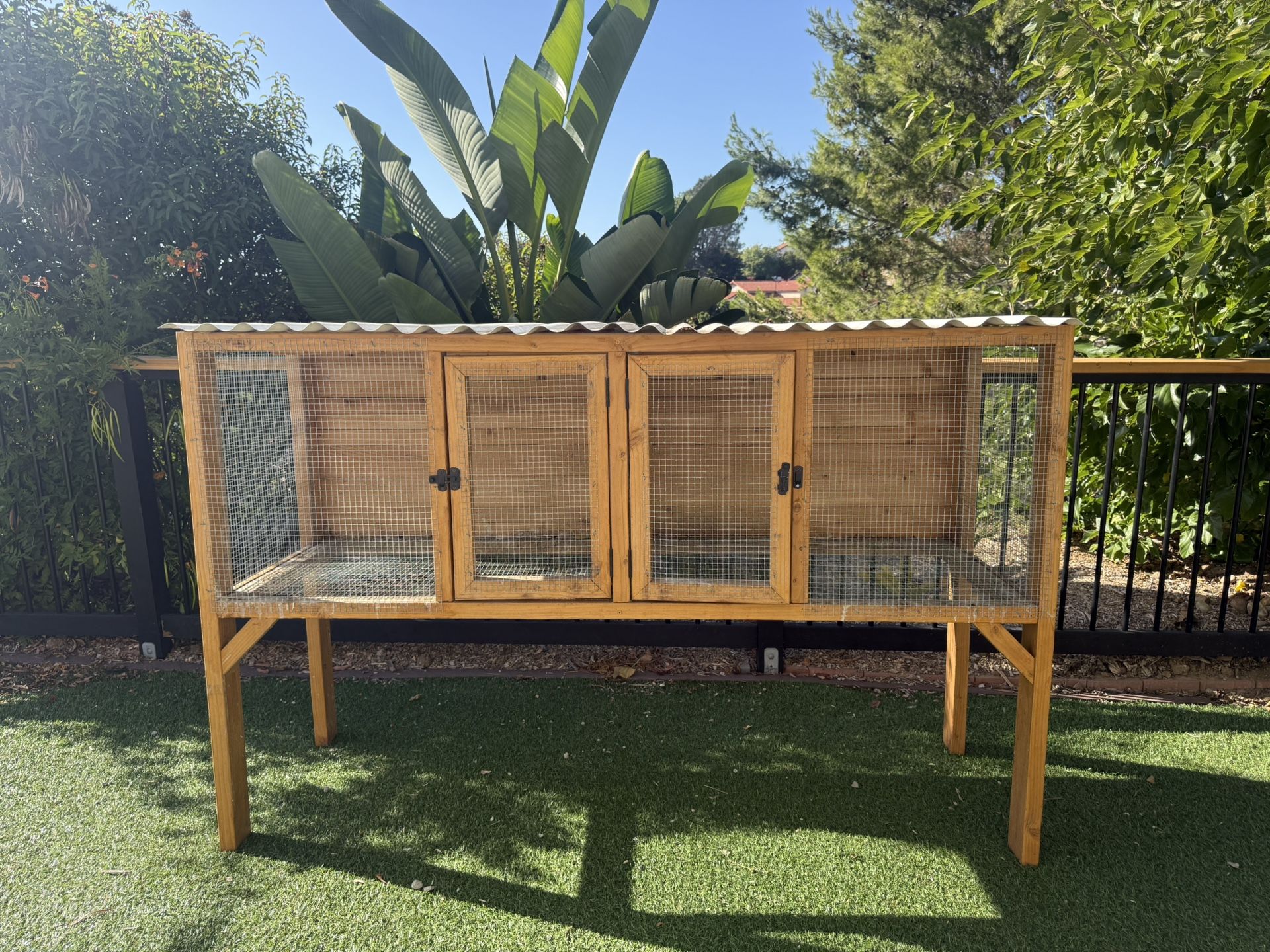 Rabbit HUTCH / small bird hutch custom built