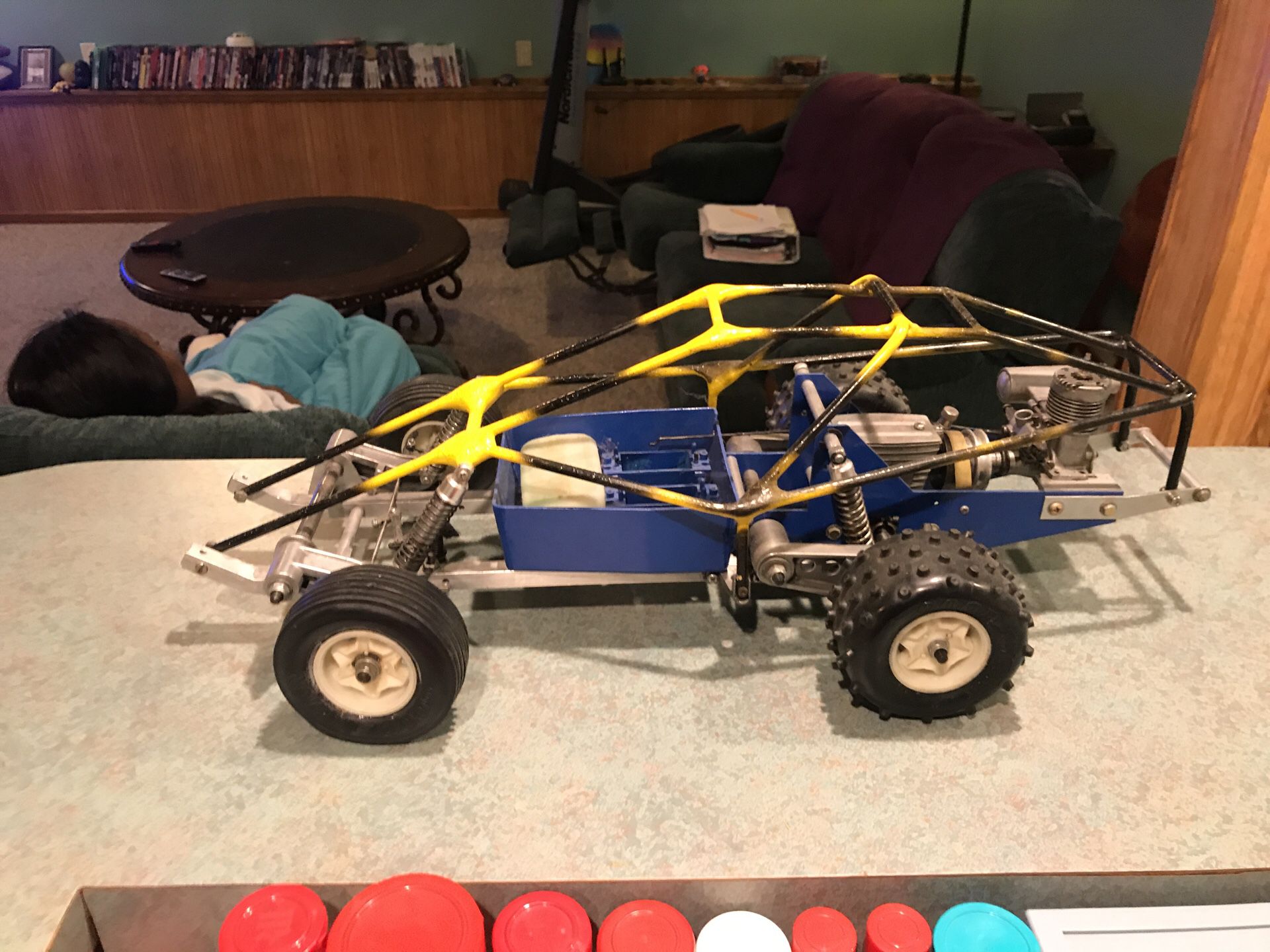 Rc buggy thunder tiger 83 Challenger