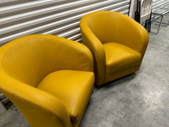 Set of 2 Carlo Perazzi Yellow Swivel Club Chairs - Like New