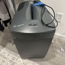 GBC ShredMaster 950S heavy-duty strip-cut paper shredder.  