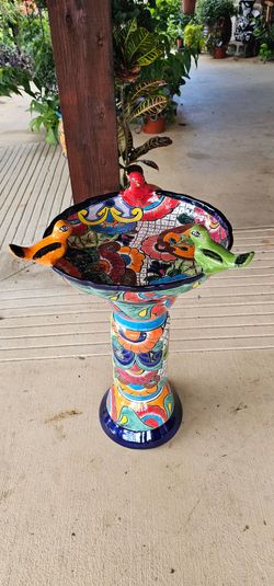 Tall Talavera Blue Rim Birdbath. Clay Pots, Planters. Pottery $120 cada una.