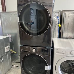 LG Washer And Dryer Set, New Scratch And Dent 