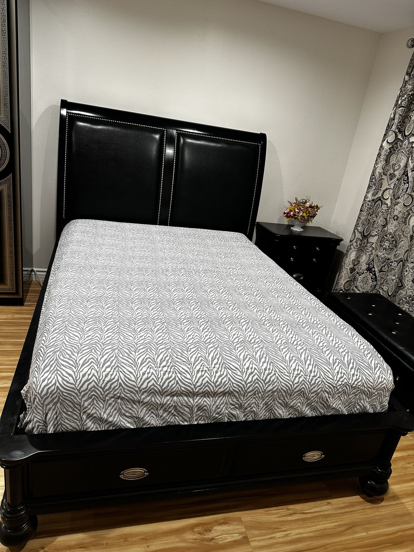 King Bed Frame With Storages