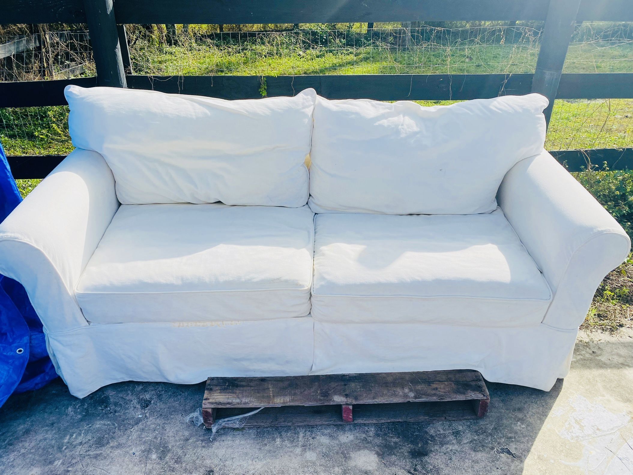 Sofa Sleeper White With Pull Out Bed. The Entire Couch And Cushions Are Washable.