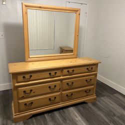 Preowned Dresser with mirror 