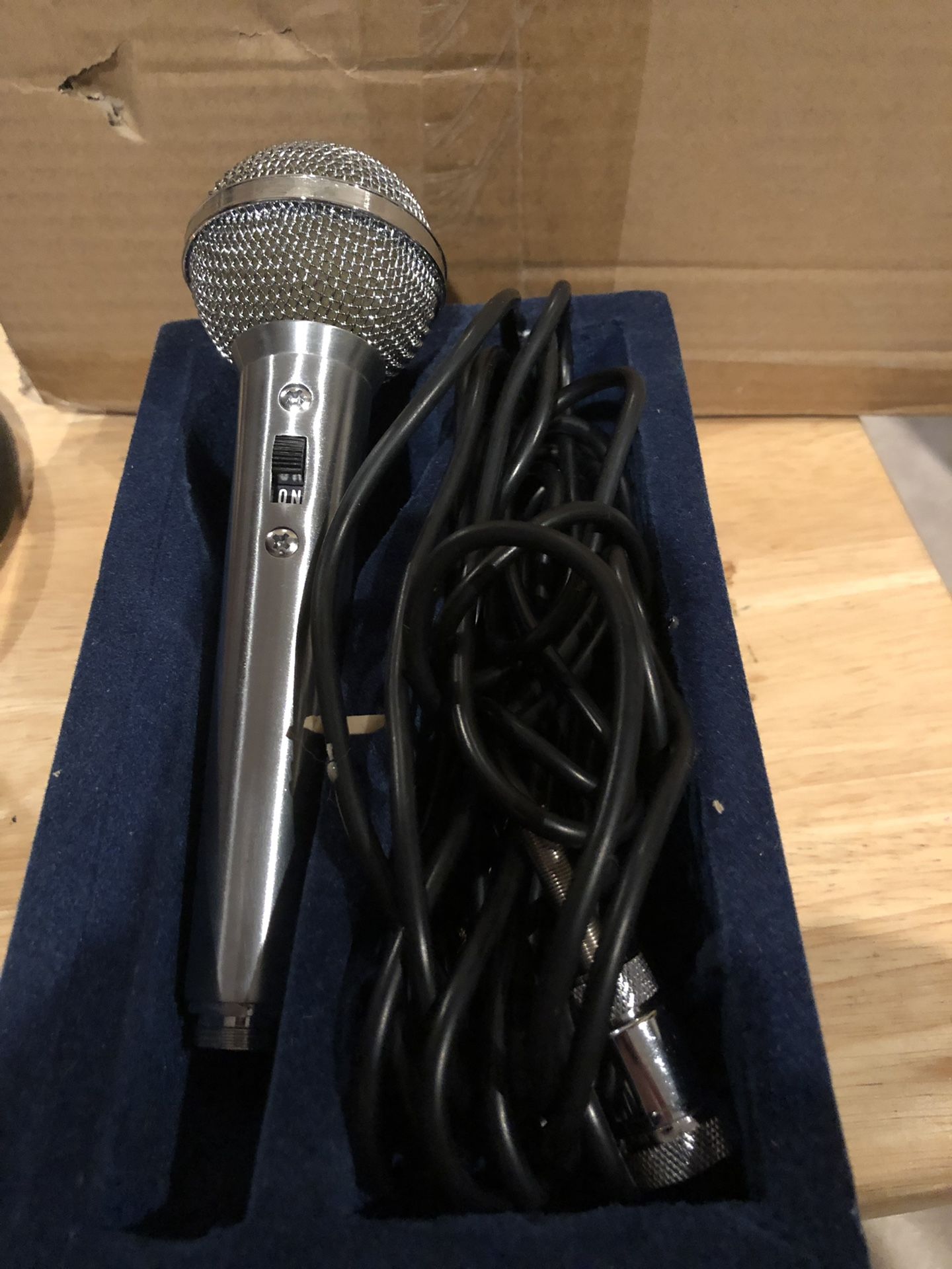 Kent DM-25 microphone with cord