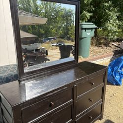 Dresser With mirror