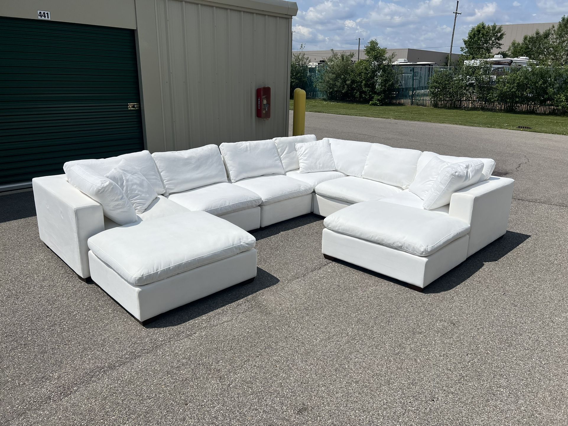 Thomasville Lowell 8 Piece Modular Sectional with Ottomans - FREE DELIVERY
