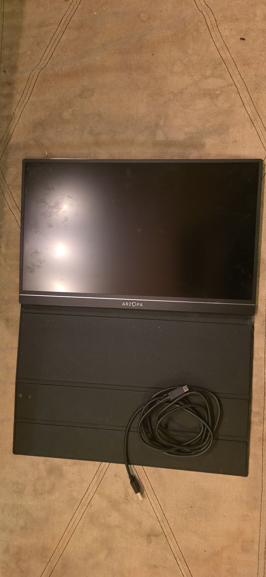 Arzopa portable monitor with protective cover