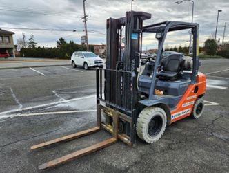 Toyota 8FGU25 Forklift (5,000lb)