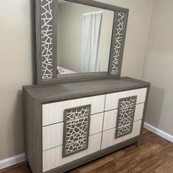 Queen Bedroom Set