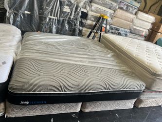 King mattress sealy 🦖