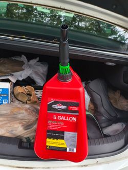 5-Gallon Red Gas/Fuel Can – Like New