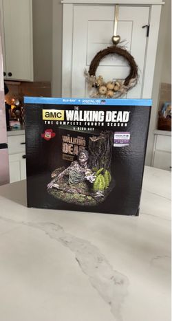 The Walking Dead Fourth Season Blu-Ray Tree Zombie Set