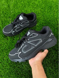 Black Dior B30s