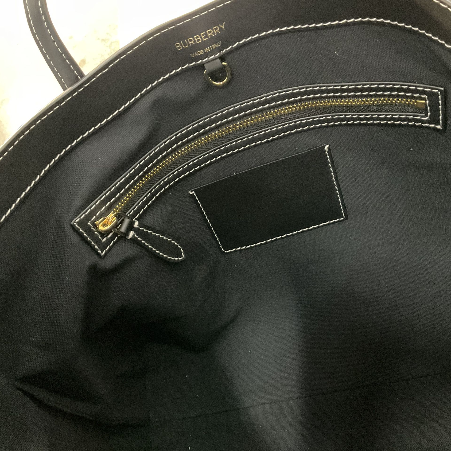 NWT Burberry Leather Banner Tote Bag for Sale in Miami Beach, FL - OfferUp