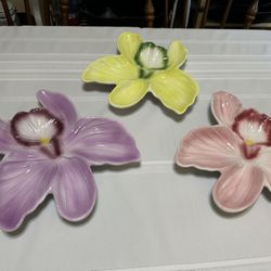Italian Mojolica Pottery Orchid Tableware 