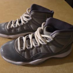Air Jordan 11 Cool Grey Size 5  like new 