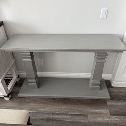 Entry way table