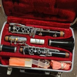 Selmer Bundy Resonite Clarinet with Case