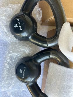 A pair of 5 pounds kettle bells