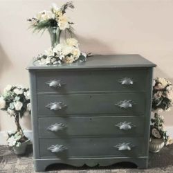SOLID WOOD ANITQUE EASTLAKE DRESSER SKELOTON LOCKS