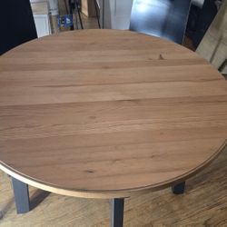 Round Table 