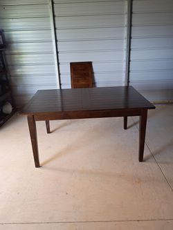 Dining table with leaf ( Free Delivery if Needed)