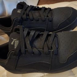 Mens Adult Puma Shoes Size 8. $15