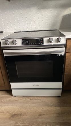 Samsung Bespoke 30 in.6.3 cu.ft  electric stove