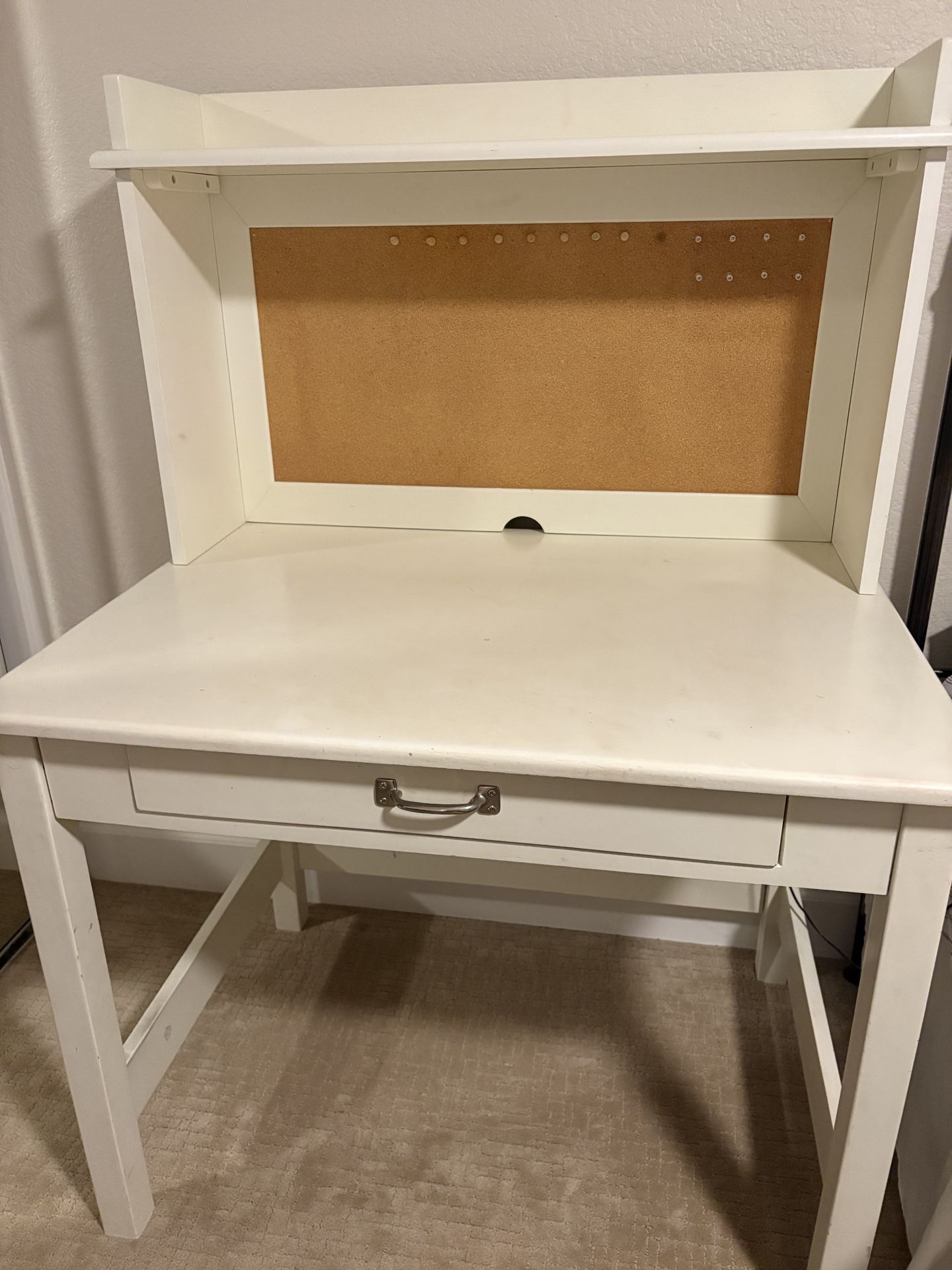 White Pottery Barn Desk And Hutch