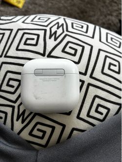 Apple AirPods Pro 4