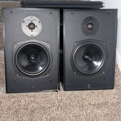 Linn Speakers. High Quality. Very Loud