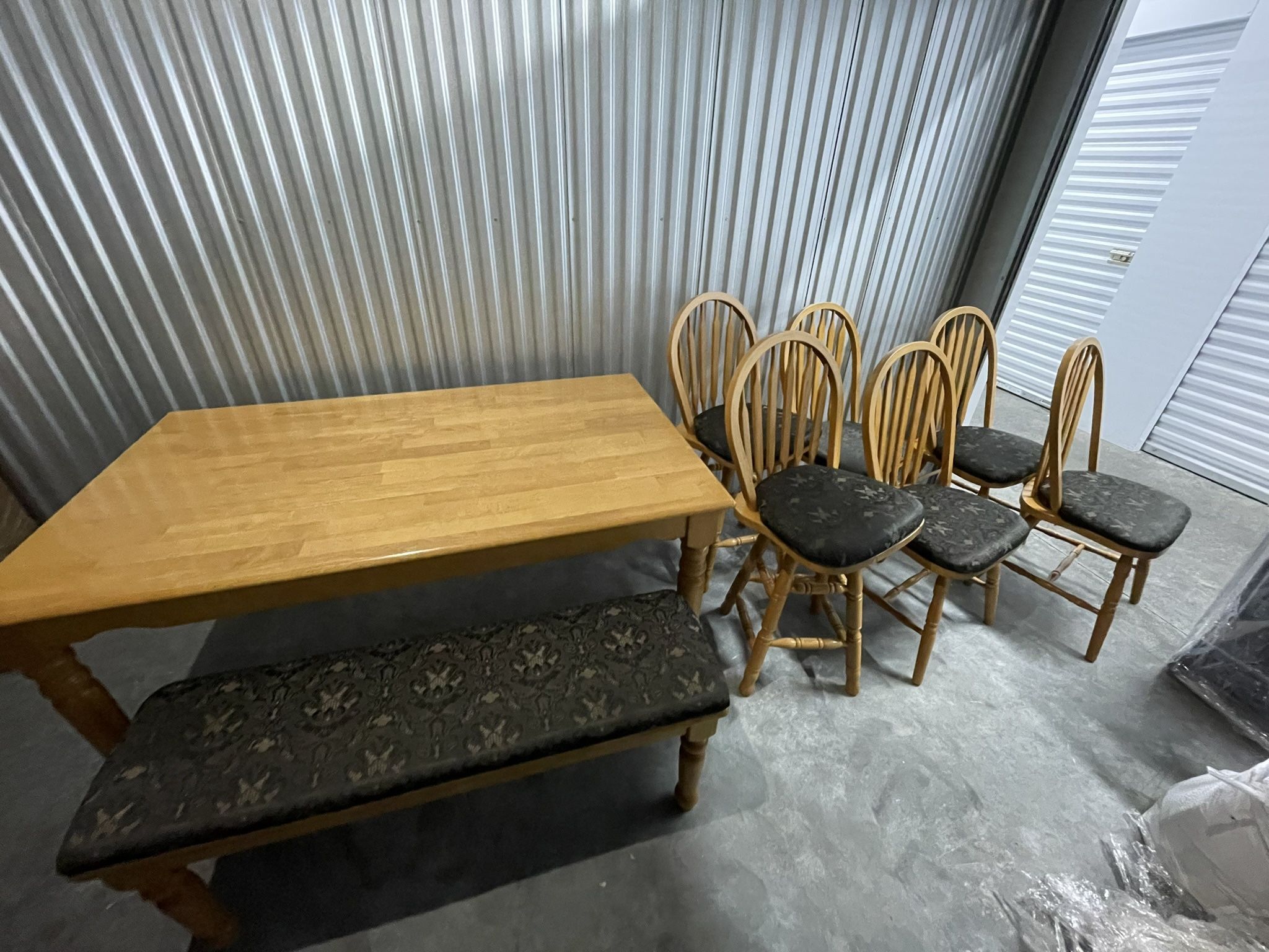 Oak Dinette Dining Table Set With Custom Upholstered Cushions