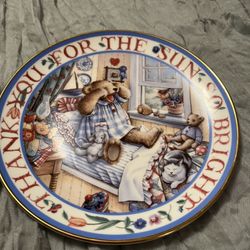 Fantastic Plate collection for a babies room for either a boy or girl . No chips , cracks, no damage at all.