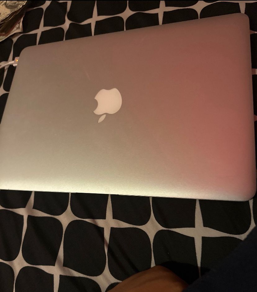MacBook Works Great NOT FREE