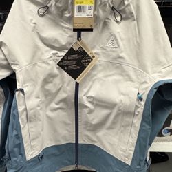 Nike ACG GORETex Jacket Size Small 