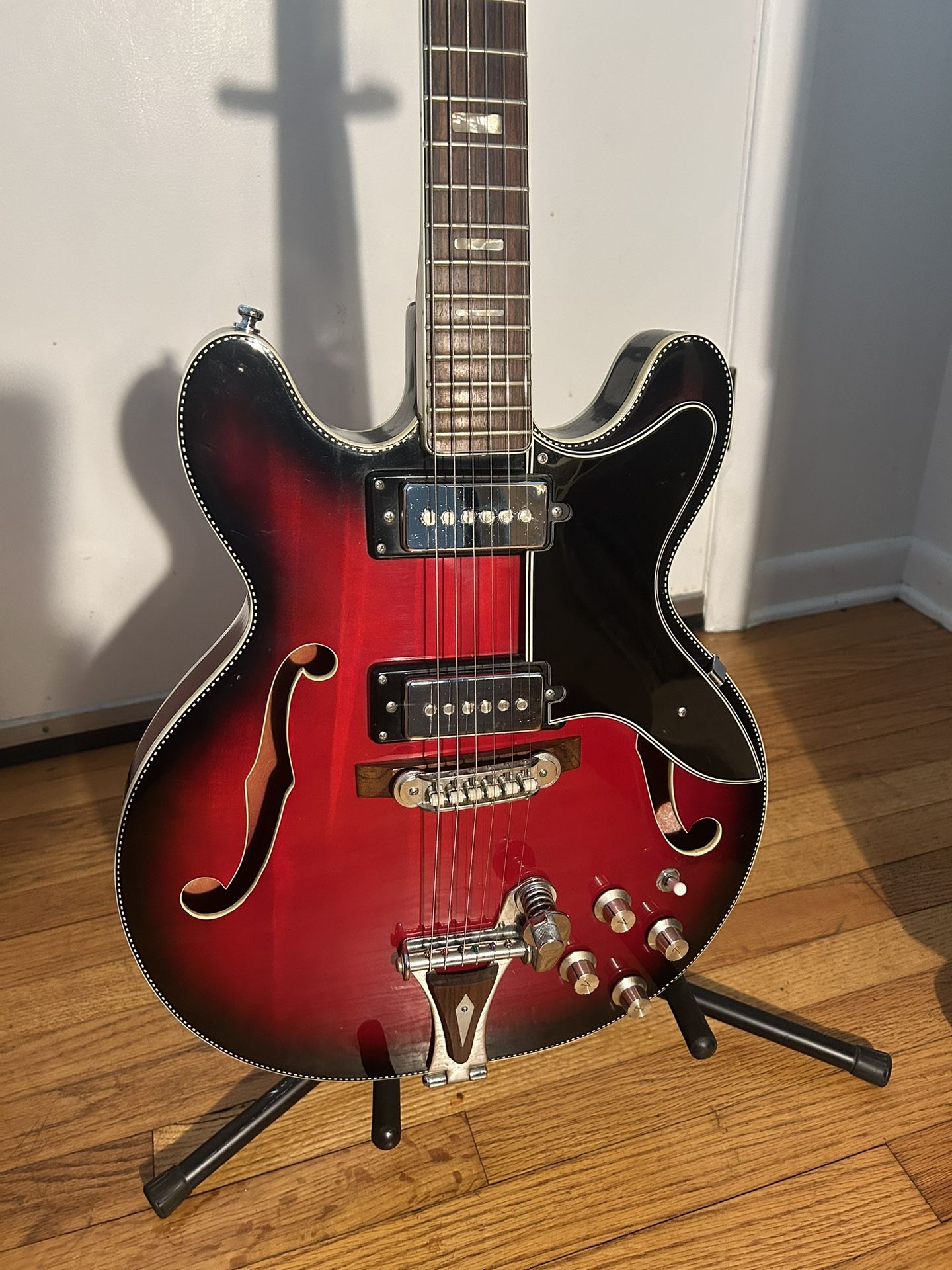 Realistic Univox Matsumoku 335 Hollow body Electric Guitar