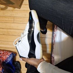 Selling  Jordans