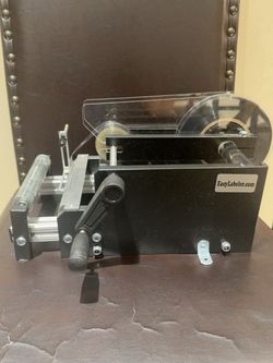 EasyLabeler manual bottle labeling machine