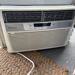 Frigidaire Window AC Unit 