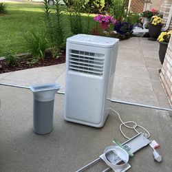 Portable Air Conditioner(fan inside is broken)