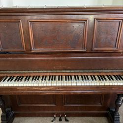 Mysbury Grand piano