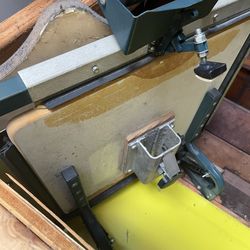 Screen printing jacket Hold Down