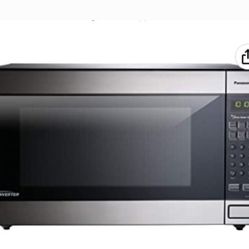 Panasonic microwave oven with inverter technology   runs for $400, will sell for $200 OR best offer