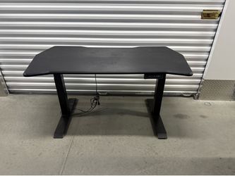 Electric Standing Desk / Sit-Stand Gaming Desk with Memory Presets