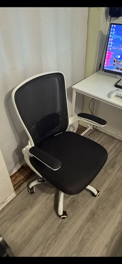 Ergonomic White Office Chair