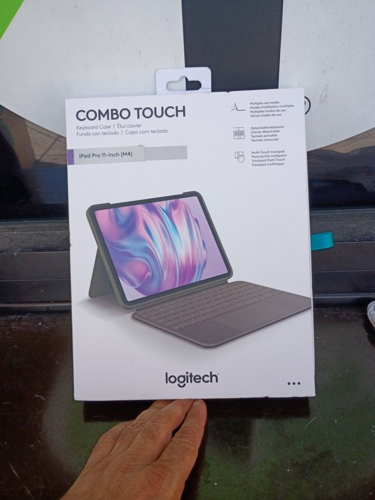 2 Logitech Combo Touch Keyboard Case For A iPad Pro 11