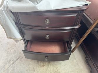 Real Wood Queen Bedroom Set